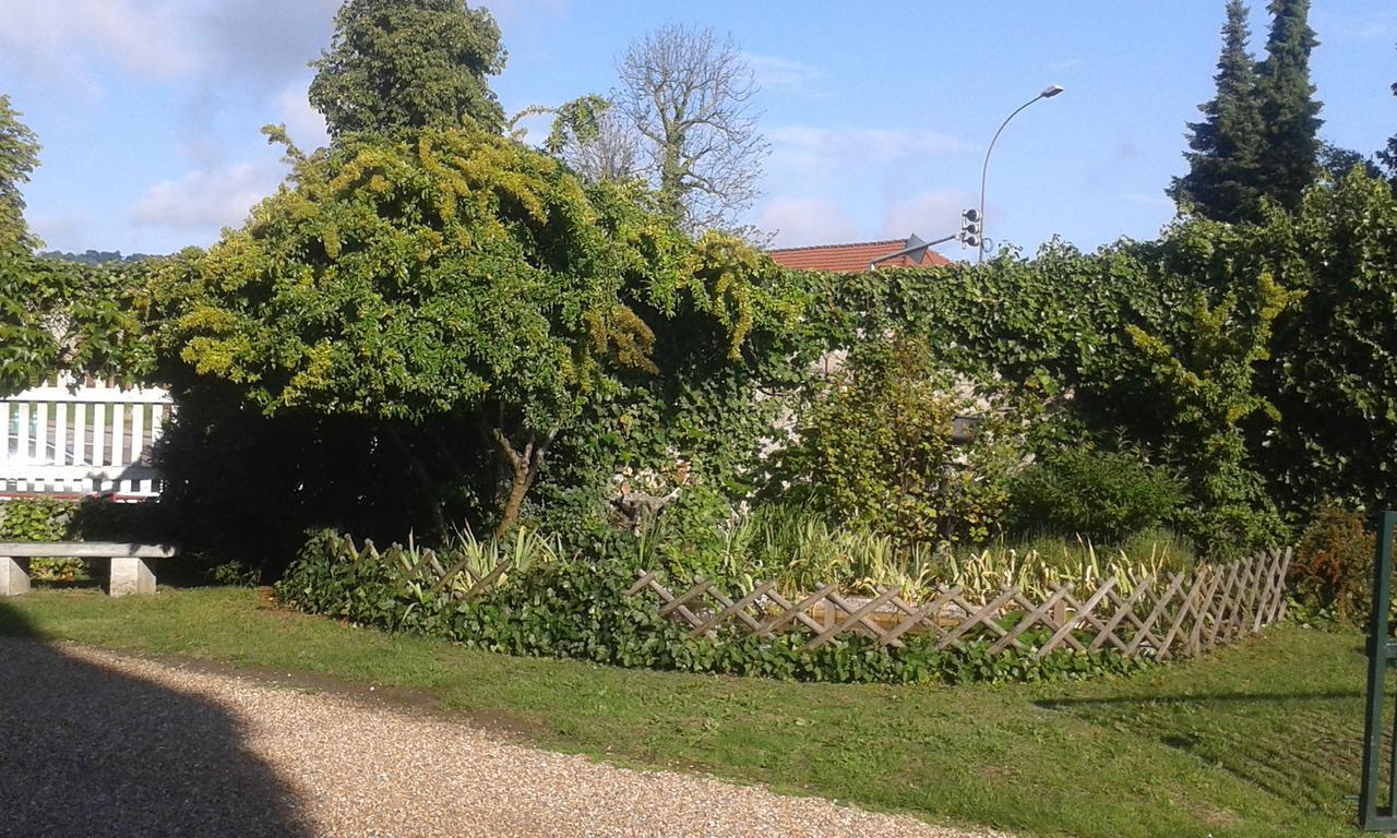 Hotel Au Chateau Blanc Saint-Aubin-lès-Elbeuf Exteriör bild
