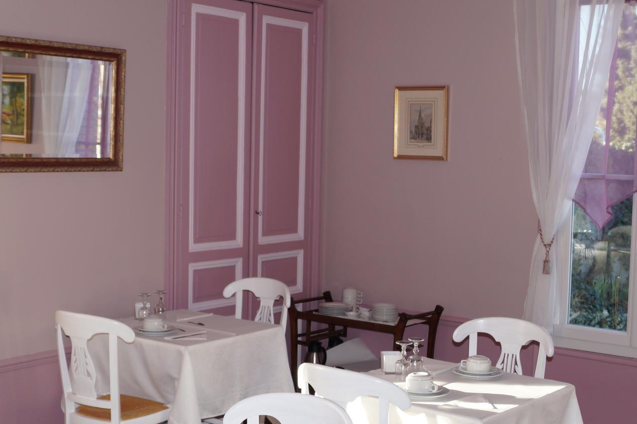 Hotel Au Chateau Blanc Saint-Aubin-lès-Elbeuf Exteriör bild