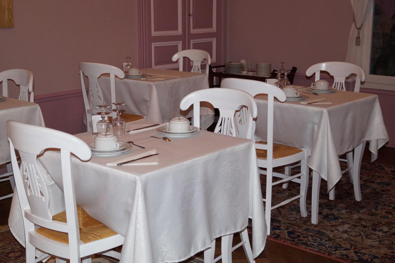 Hotel Au Chateau Blanc Saint-Aubin-lès-Elbeuf Exteriör bild